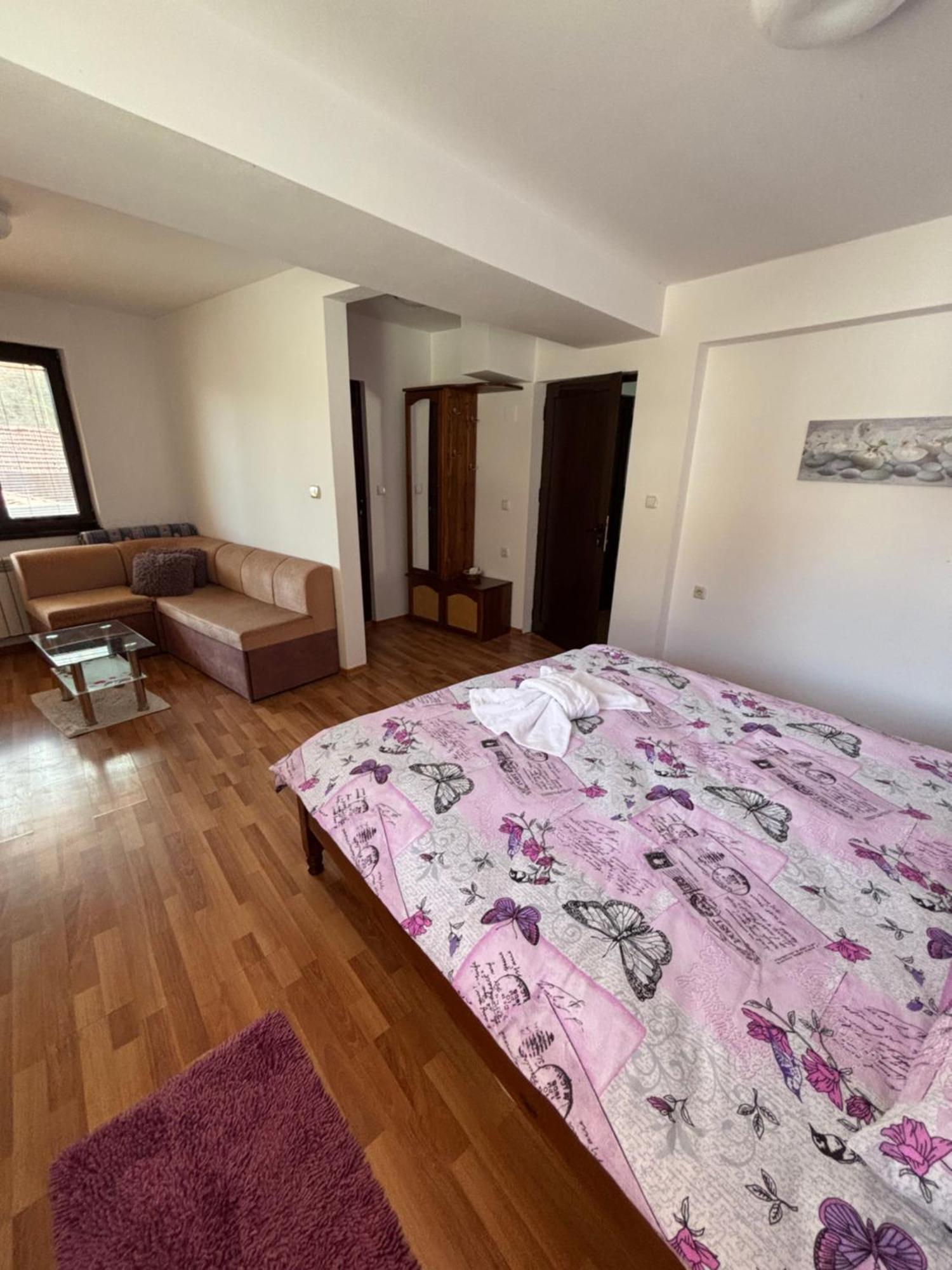 Hotel Yovkovata Kyshta Chiflik Esterno foto